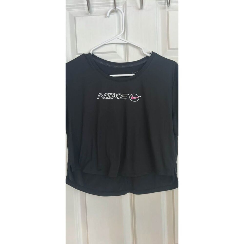 Women’s Nike medium crop